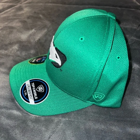 NEW Top Of The World - North Dakota Fighting Hawks- Flex Fit Fitted Hat. Sz L/XL - Picture 3 of 5